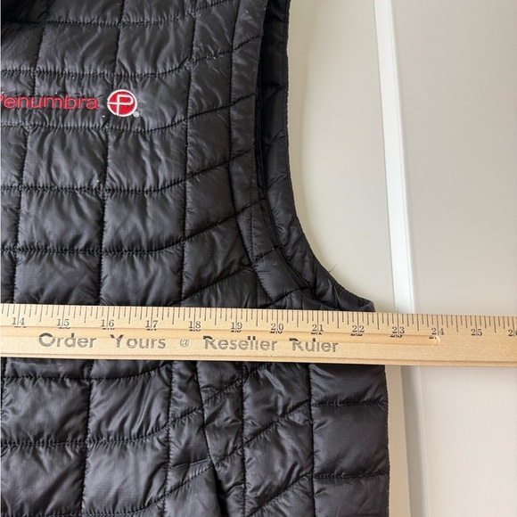 the North Face Quilted Vest Men’s Large Thermoball Eco Black Packable corp logo - Picture 8 of 13